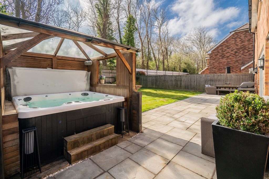 Additional image 10 of 4 bed detached house for saleCedar Court, Newport Pagnell, Milton Keynes MK14