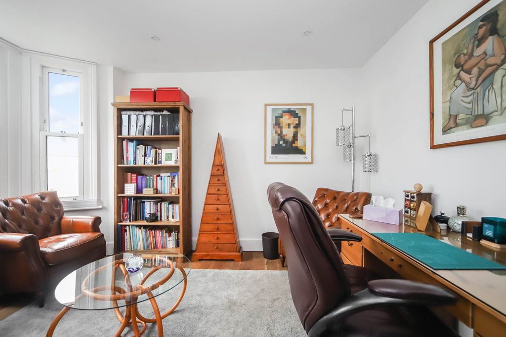 Property photo 3 of 20