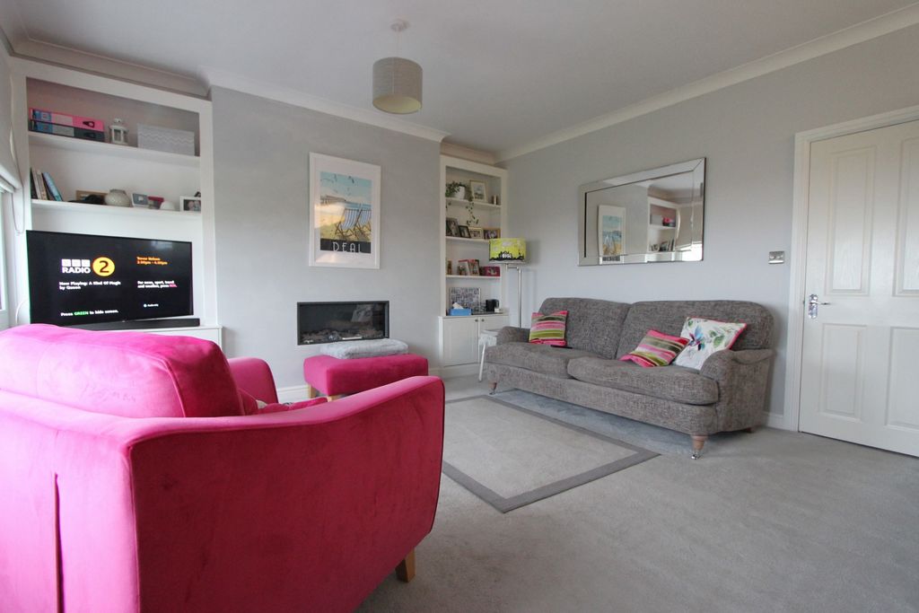 Property photo 3 of 11 Photo 3