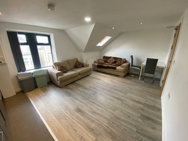 Property photo 3 of 6 Living Room