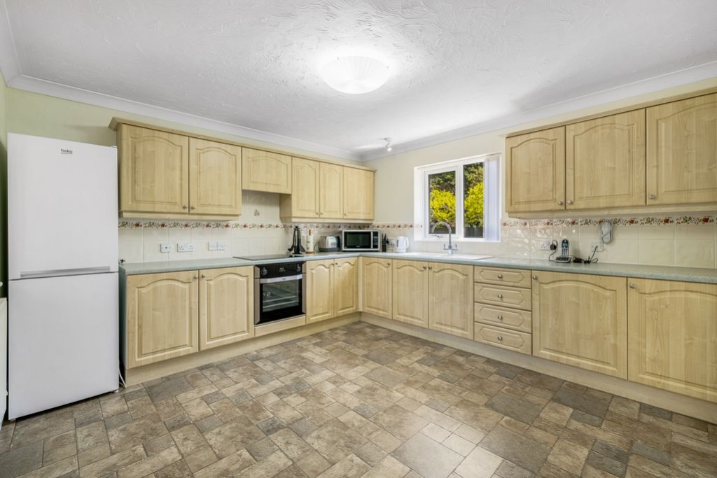 Property photo 2 of 26 20 Laceys Drive (Leverton)-15