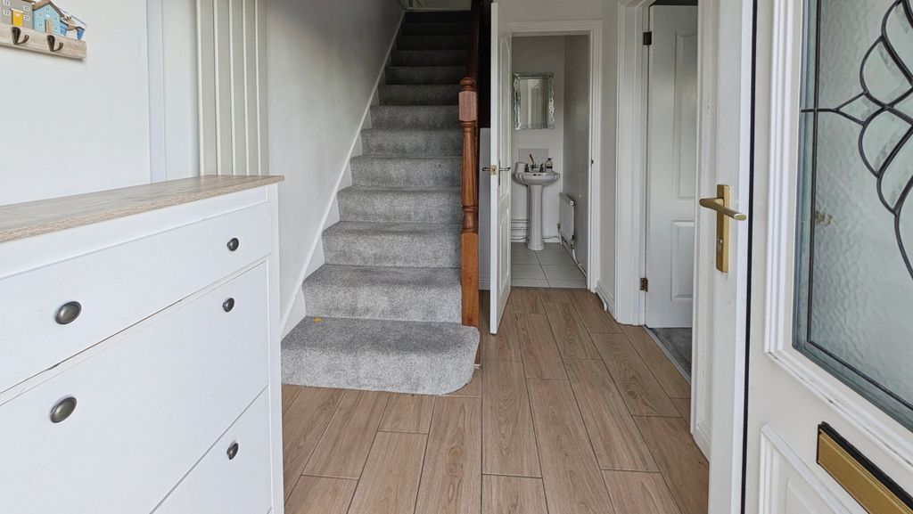 Property photo 2 of 20 c7A7A670-1000041352