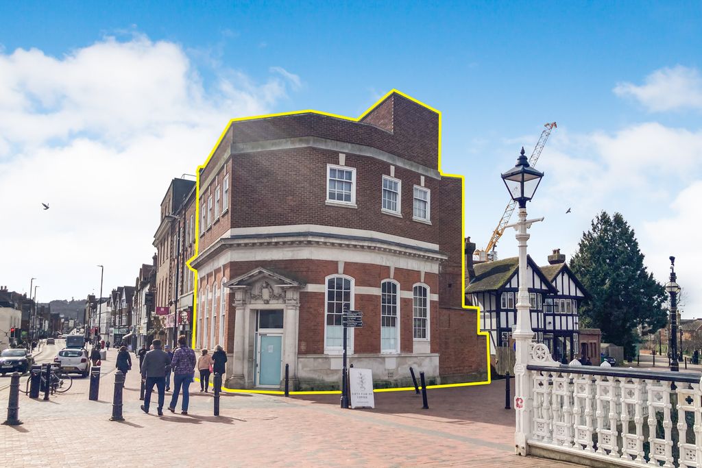 Property photo 1 of 9 100 High Street, Tonbridge, Tn9 1An