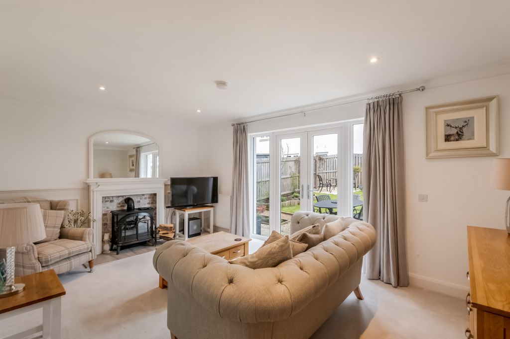 Property photo 3 of 25