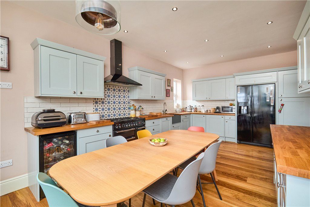 Property photo 2 of 19 Dining Kitchen