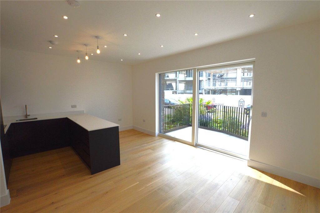 Property photo 3 of 10 Picture No. 05