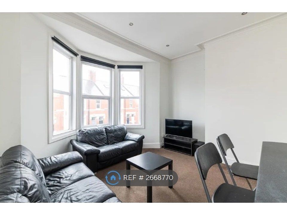 Property photo 2 of 24