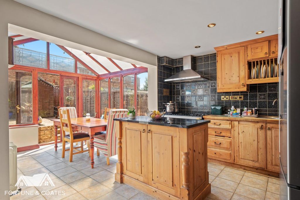 Property photo 2 of 16 Brocklesmead_10.Jpg