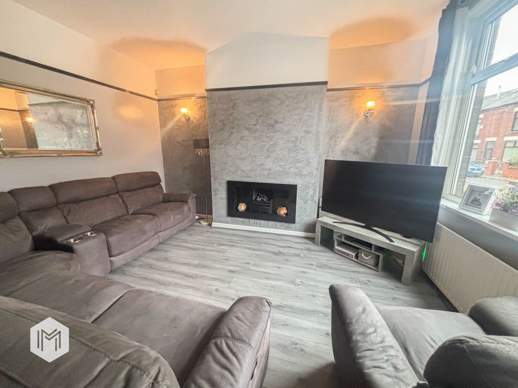 Property photo 2 of 12 Picture No. 11