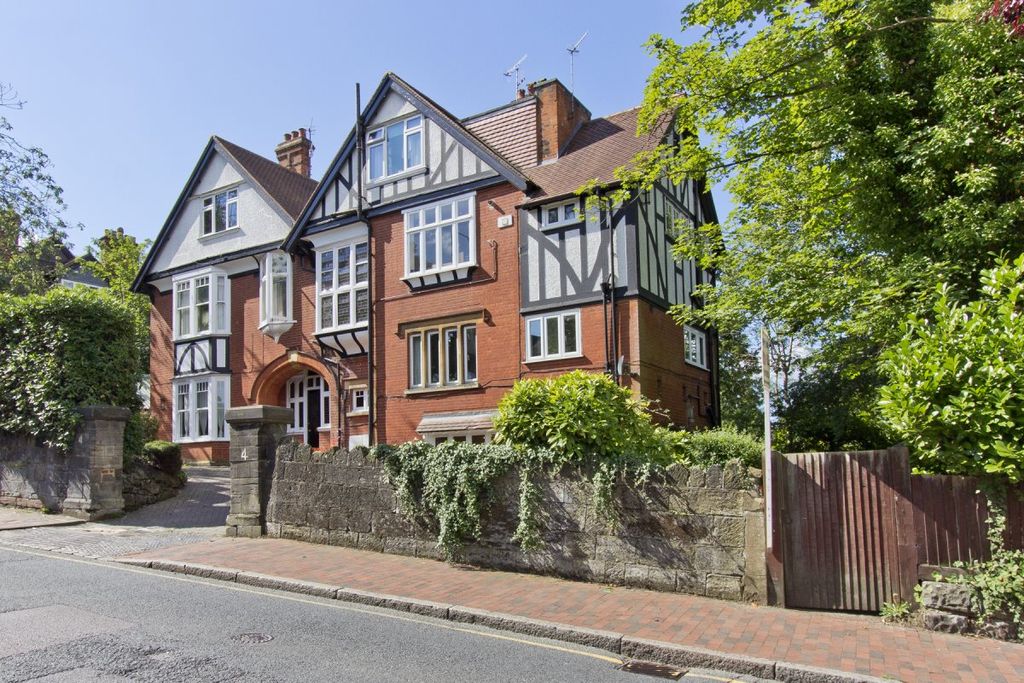 Property photo 1 of 5 1 Bed Unfurnished Flat