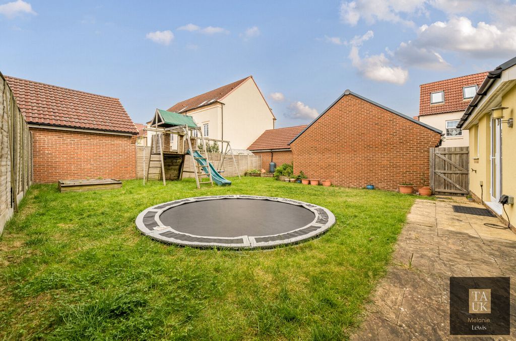 Property photo 3 of 23
