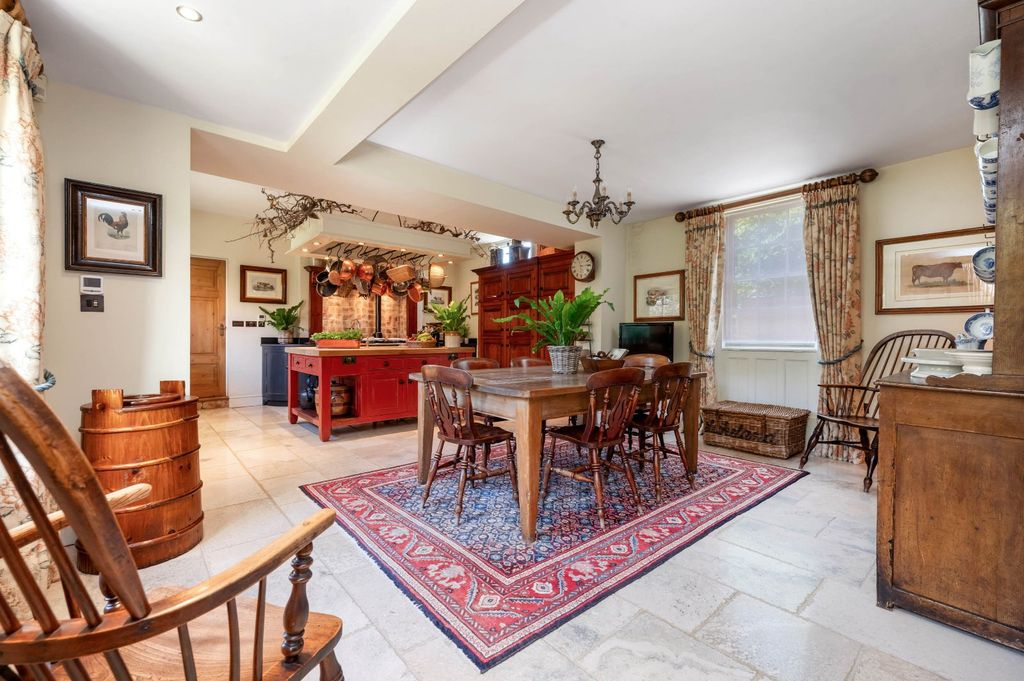 Property photo 3 of 16 Kitchen/Dining Room