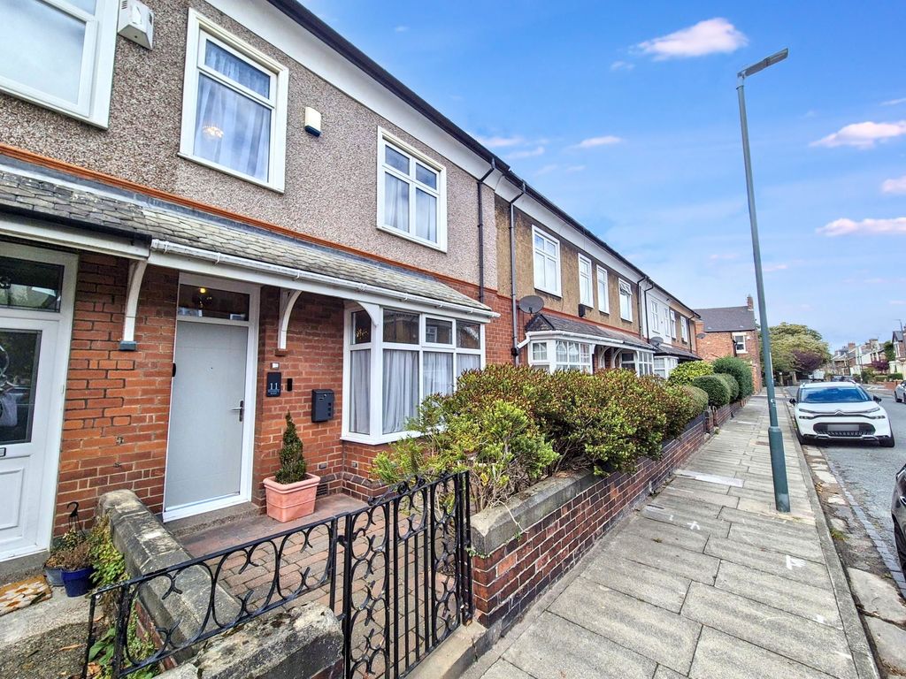 Property photo 1 of 32