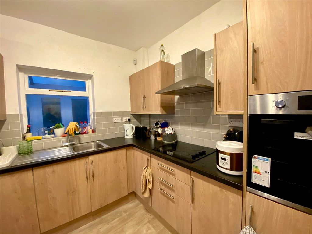 Property photo 2 of 17 Picture No. 18