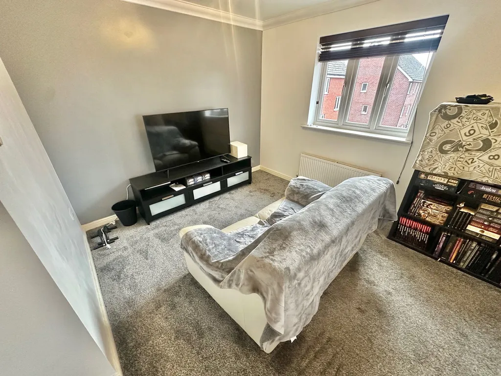 Apartment in Wolverhampton, Rough Hills - More