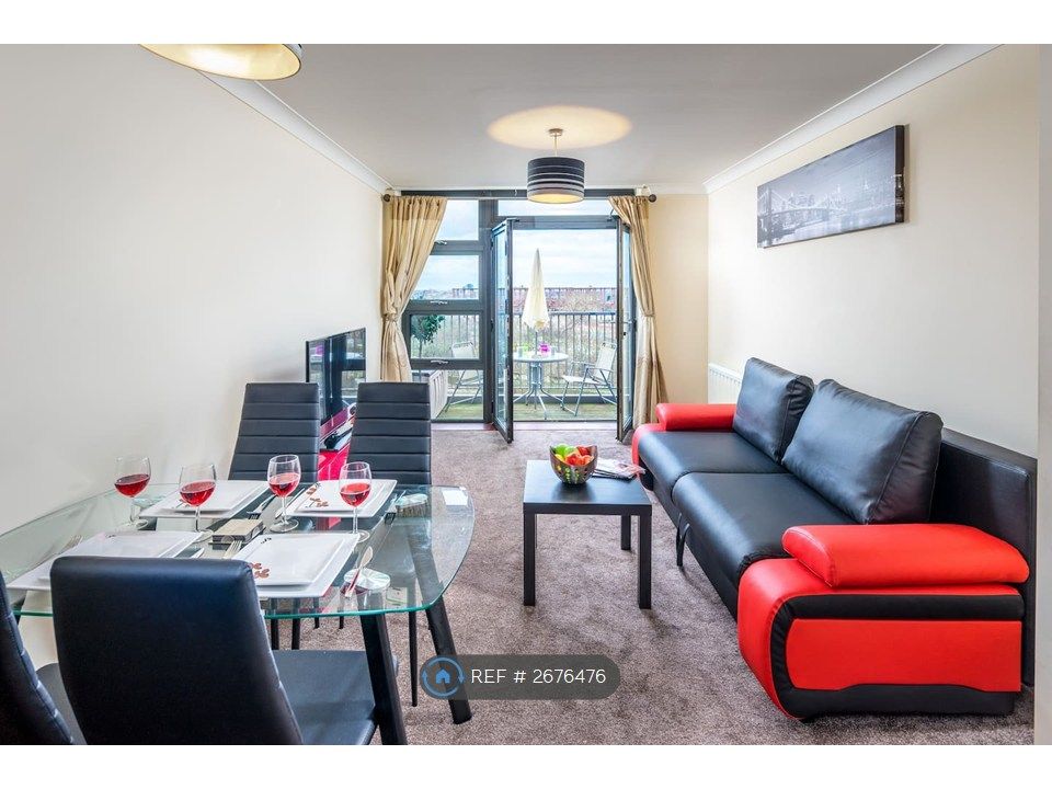 Property photo 2 of 26 Livingroom