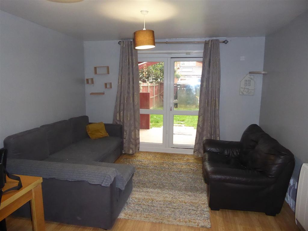 Property photo 2 of 8