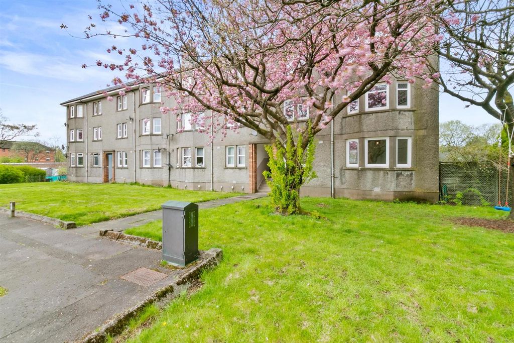 2 bed flat for saleEastfield Crescent Dumbarton G82