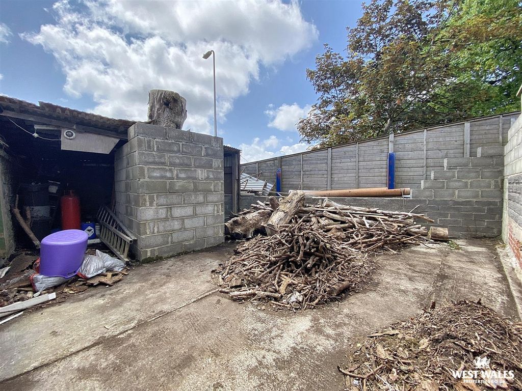 Additional image 30 of 3 bed detached house for salePier Road, Pembroke Dock SA72
