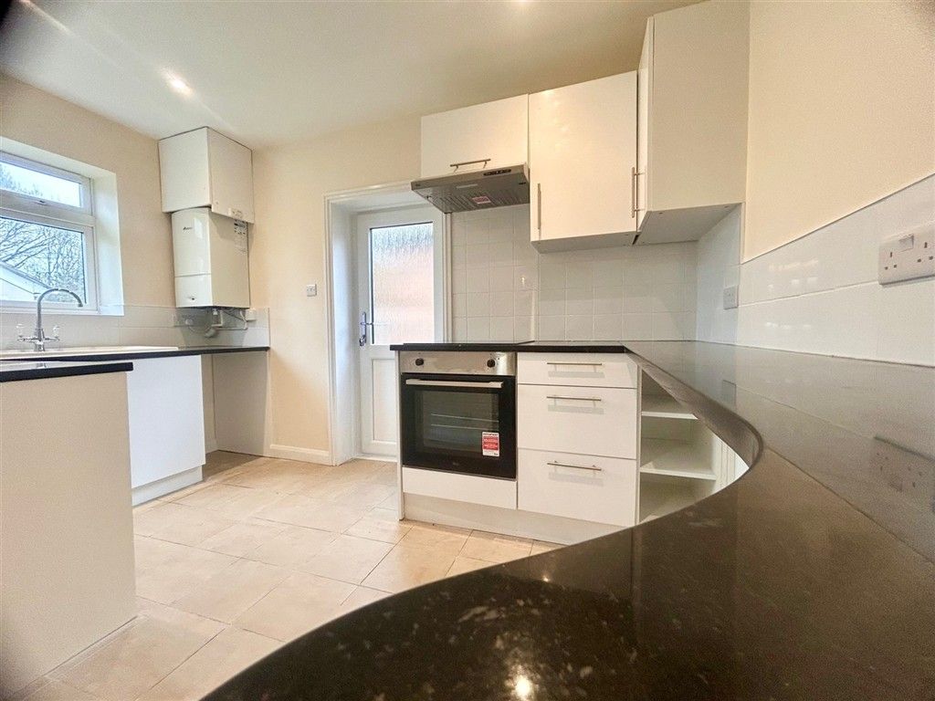 Property photo 3 of 16 Kitchen