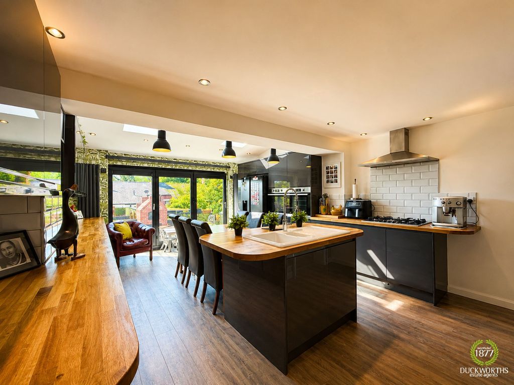 Property photo 2 of 41