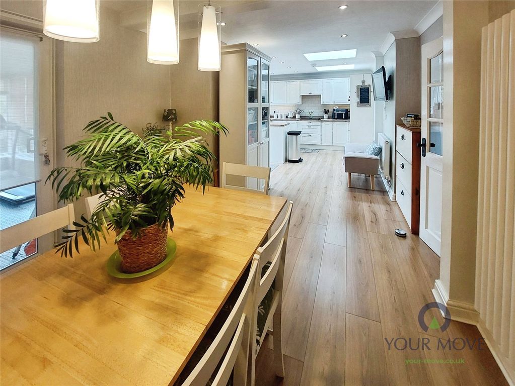 Property photo 2 of 18 Picture No. 01