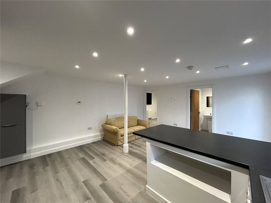 Property photo 3 of 8 Picture No. 07