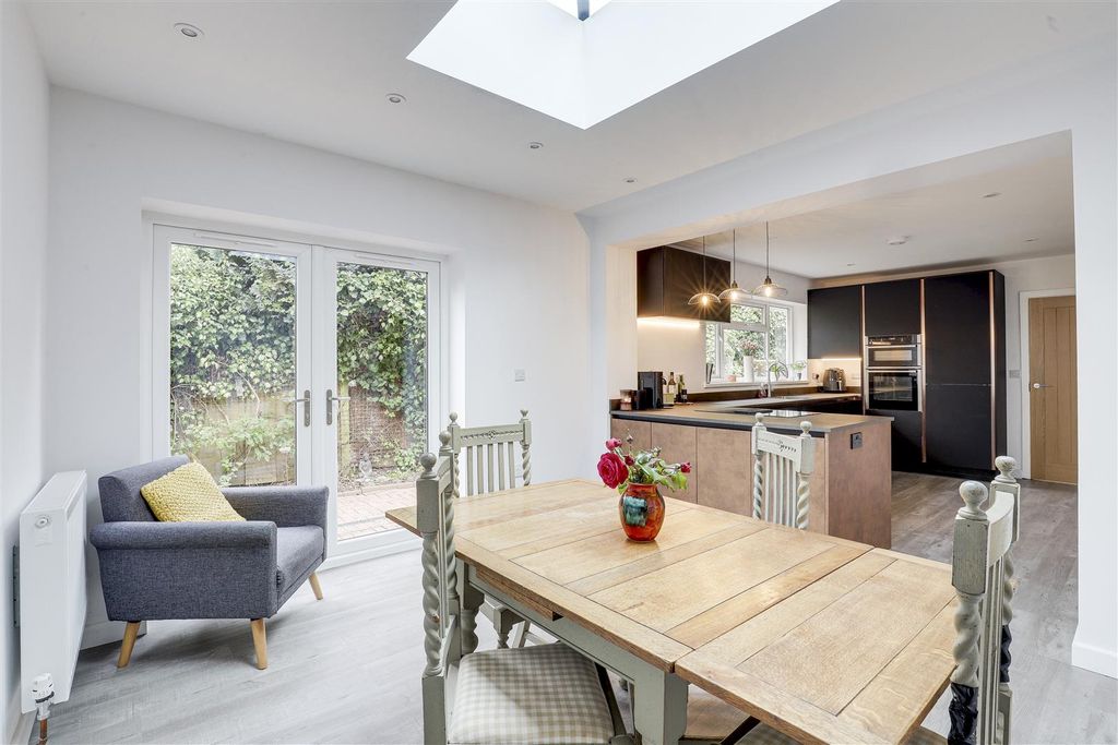 Property photo 2 of 29 5