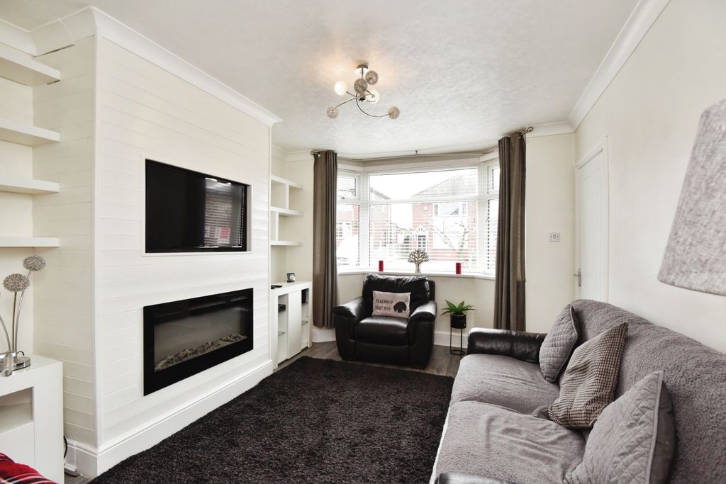 Property photo 3 of 17 Photography