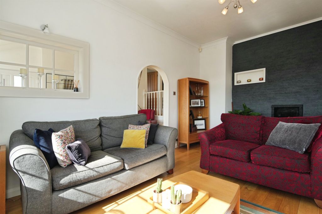 Property photo 2 of 20