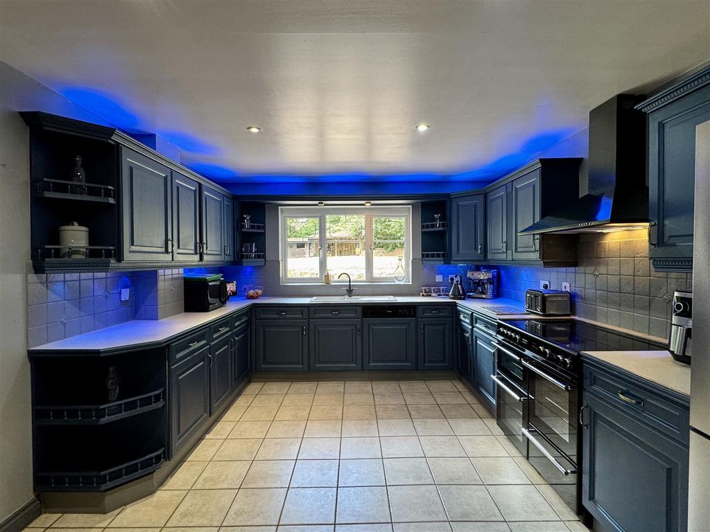 Property photo 3 of 54 Kitchen Breakfast Room