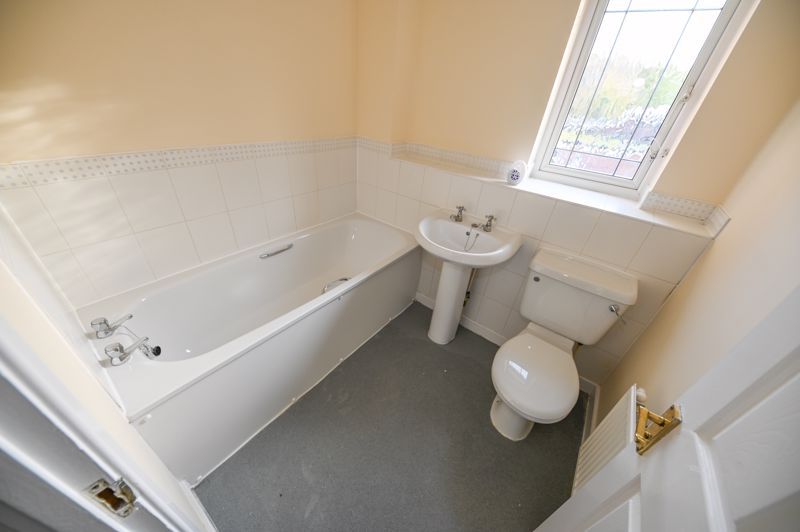 Property photo 3 of 9 Photo 6