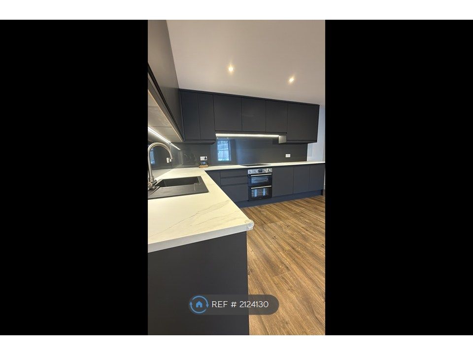 Property photo 1 of 32