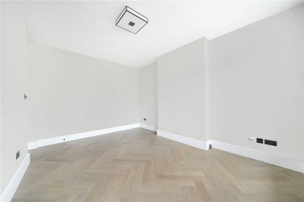 Property photo 3 of 11 Picture No. 34