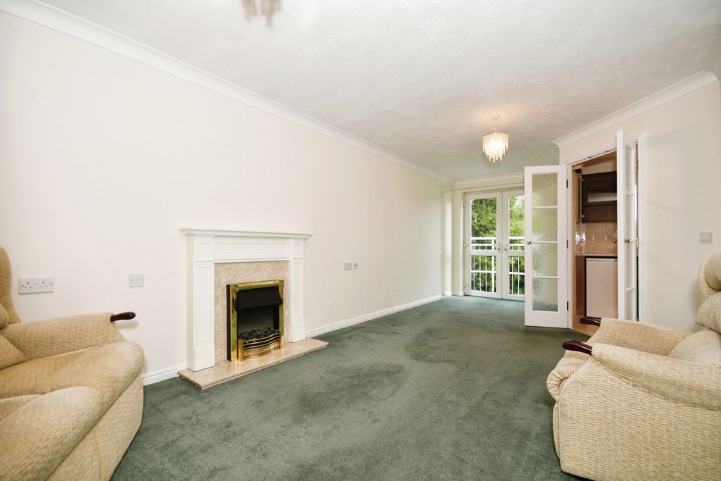 Property photo 2 of 10 Living Room