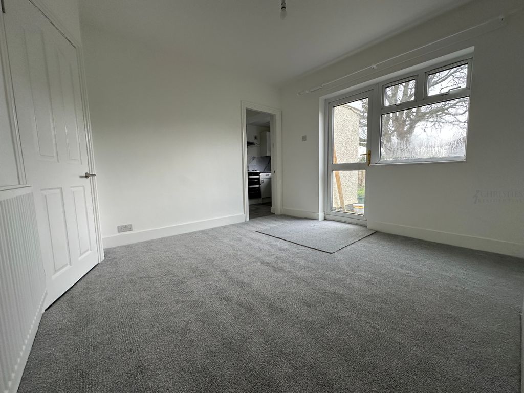 Property photo 2 of 8 Lounge 3.Jpeg