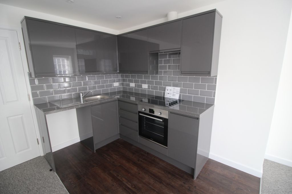 Property photo 3 of 12 Open Plan Fitted Kitchen