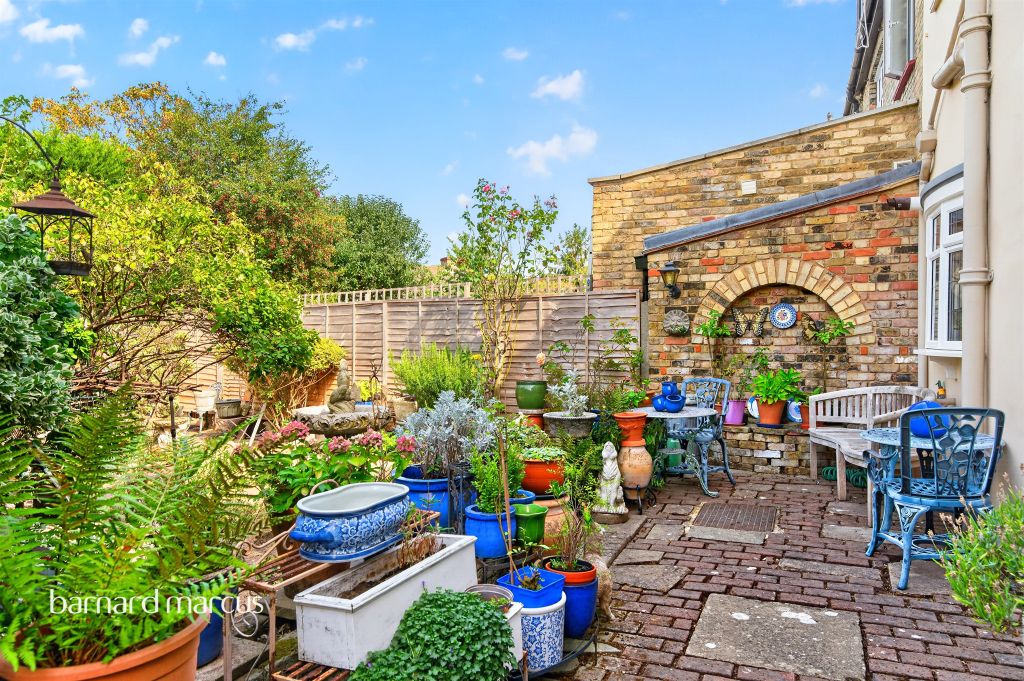 Property photo 3 of 17