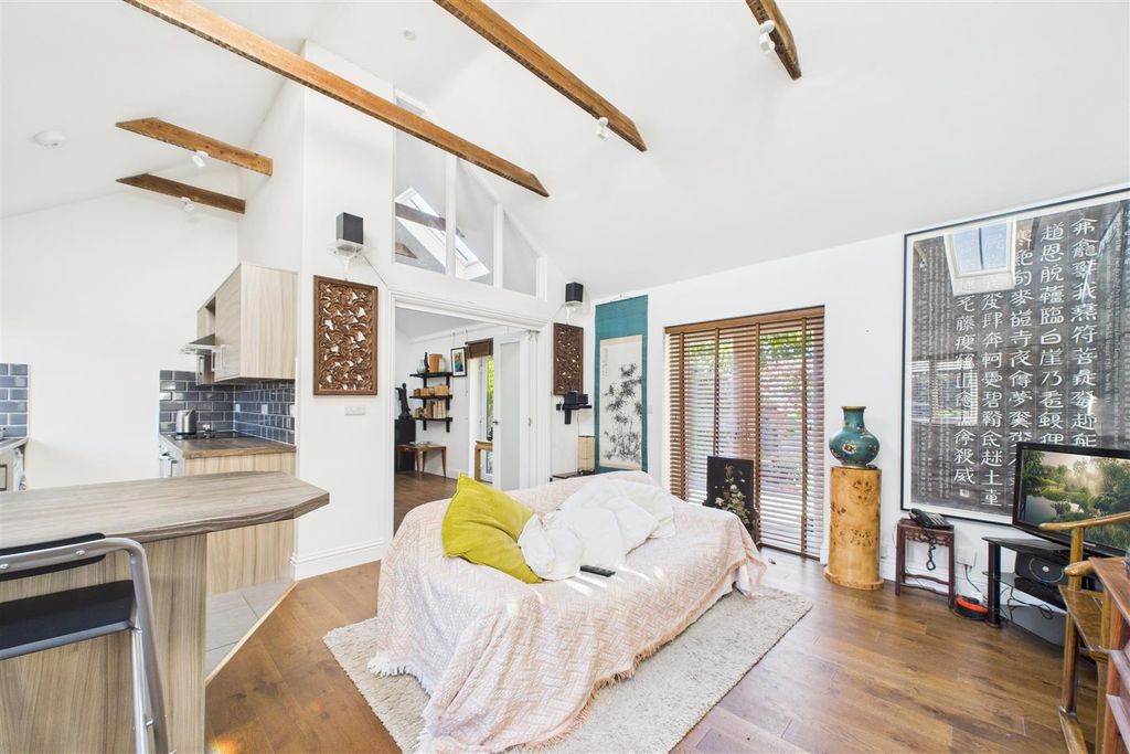 Property photo 3 of 16 Living Room