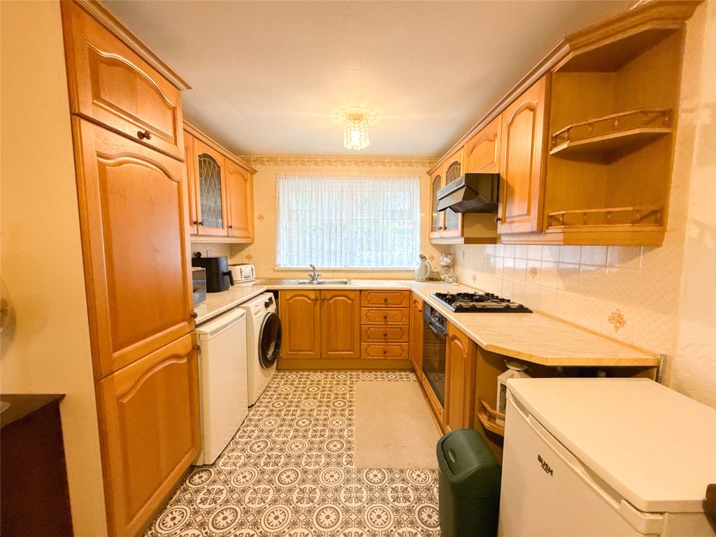 Property photo 2 of 27 Kitchen