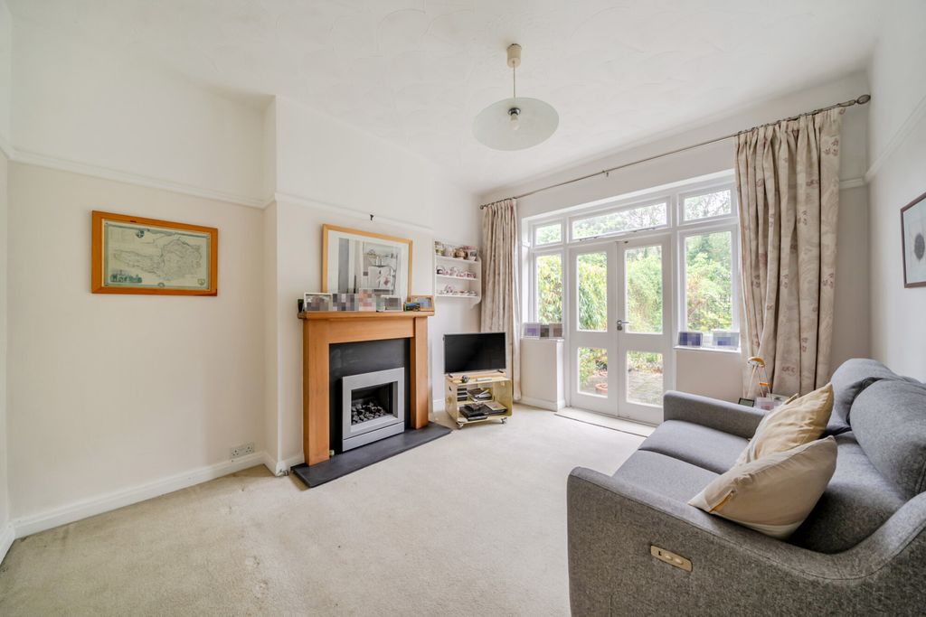 Property photo 2 of 17 1470328-7-6A1Ea05...