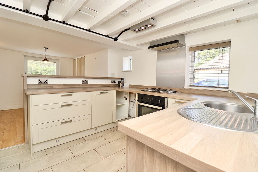 Property photo 2 of 15 Img_3212