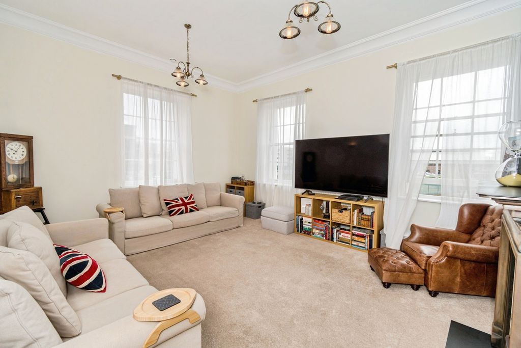 Property photo 3 of 15 Photo