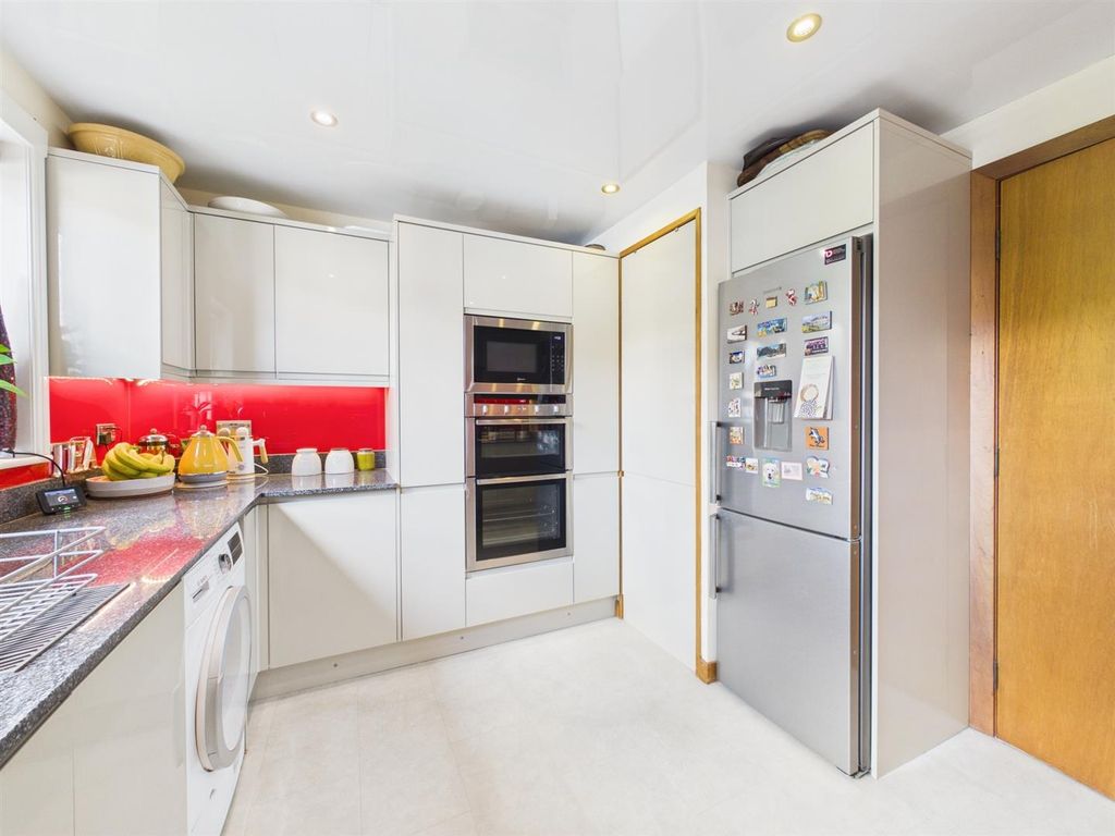 Additional image 6 of 3 bed flat for saleFlat 1, Craigiebank House, Moredun Square, Perth PH2