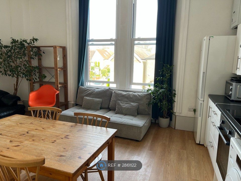 Property photo 3 of 35