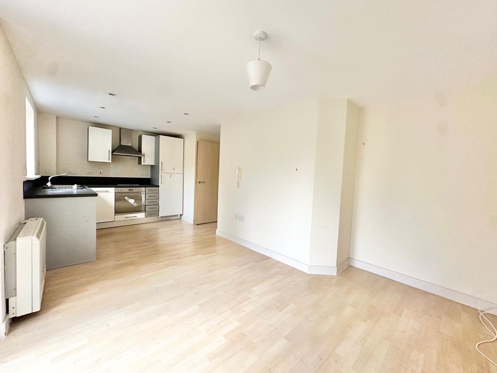 Property photo 2 of 6