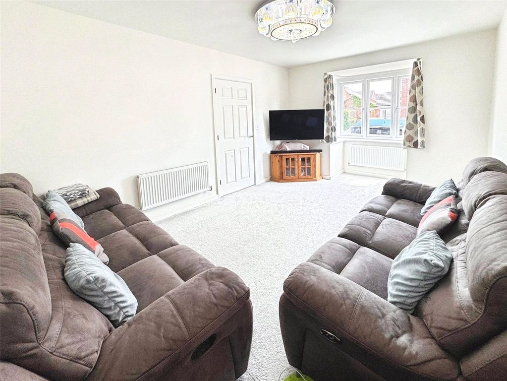 Property photo 2 of 15 Picture No. 11