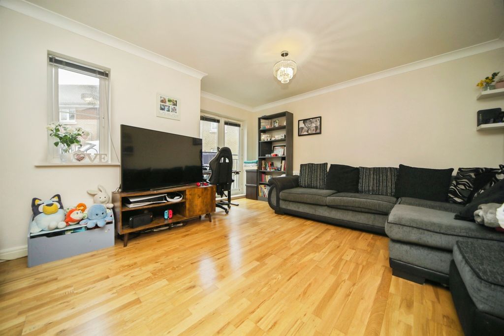 Property photo 2 of 12