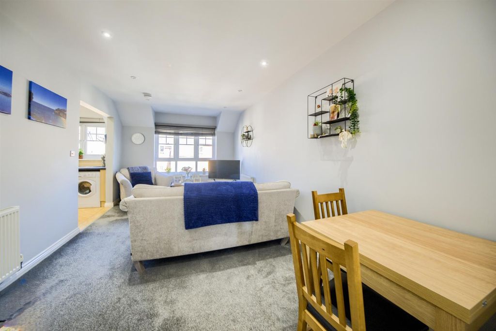 Property photo 2 of 10 Pxt49063-Hdr(3)[1].Jpg