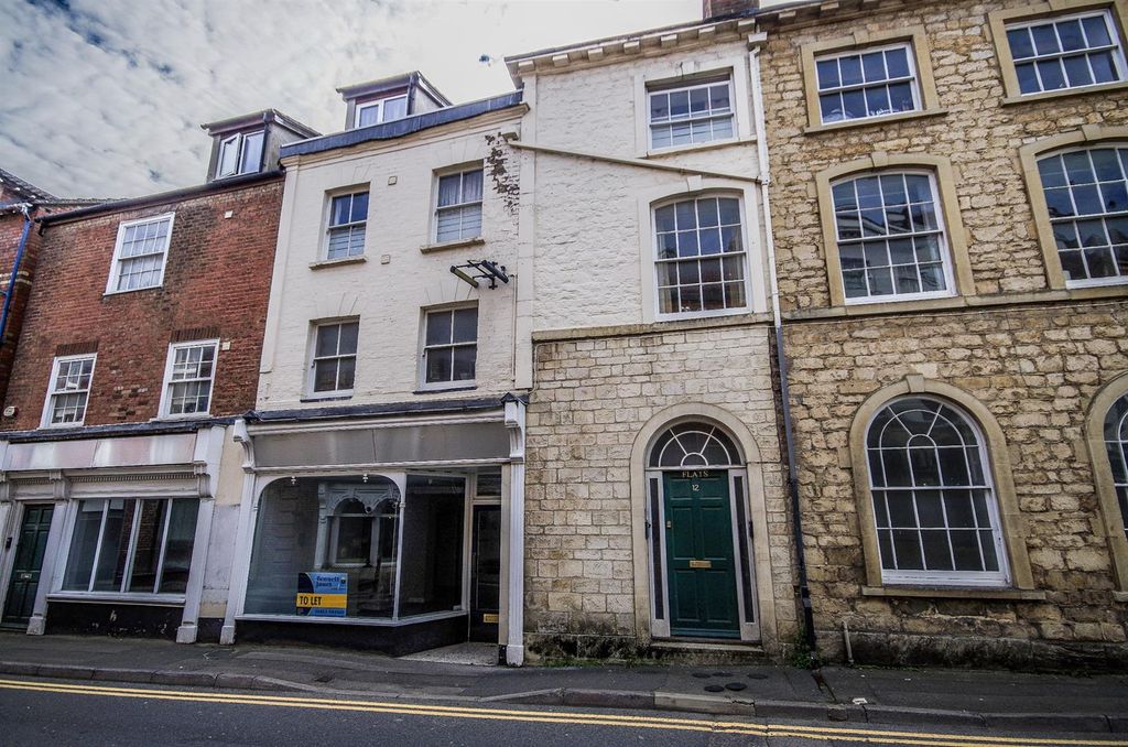 Property photo 1 of 6 Externally